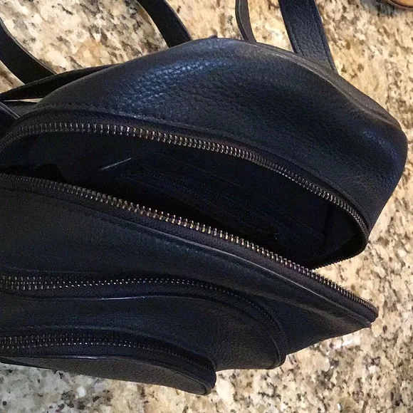 Kendall and Kylie backpack small  in good condition - Picture 5 of 5